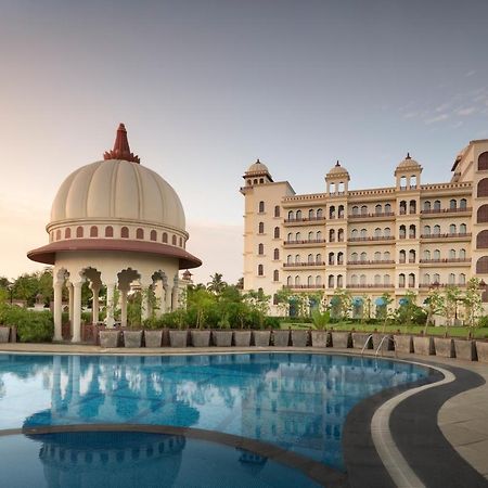 Uday Palace Navsari, A Member Of Radisson Individuals Luaran gambar