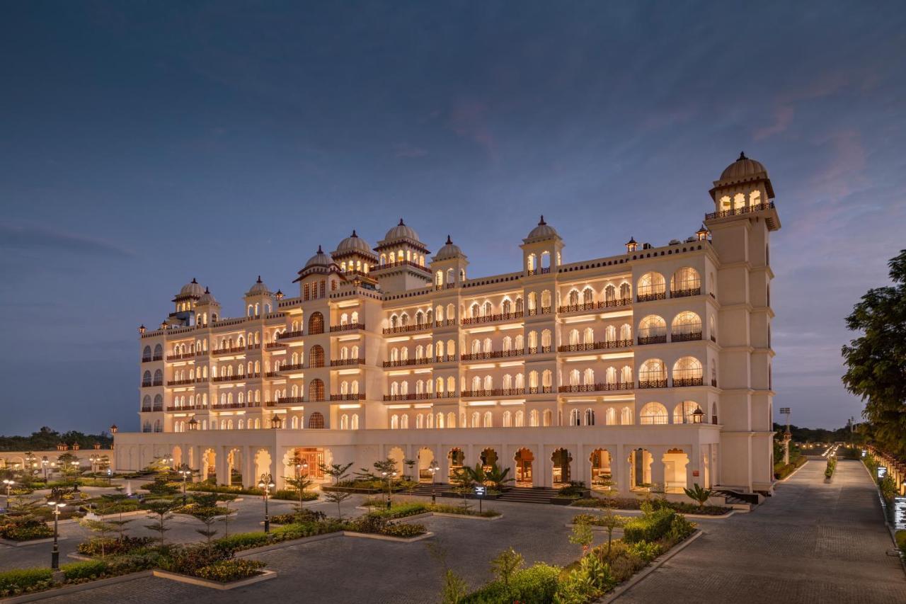 Uday Palace Navsari, A Member Of Radisson Individuals Luaran gambar