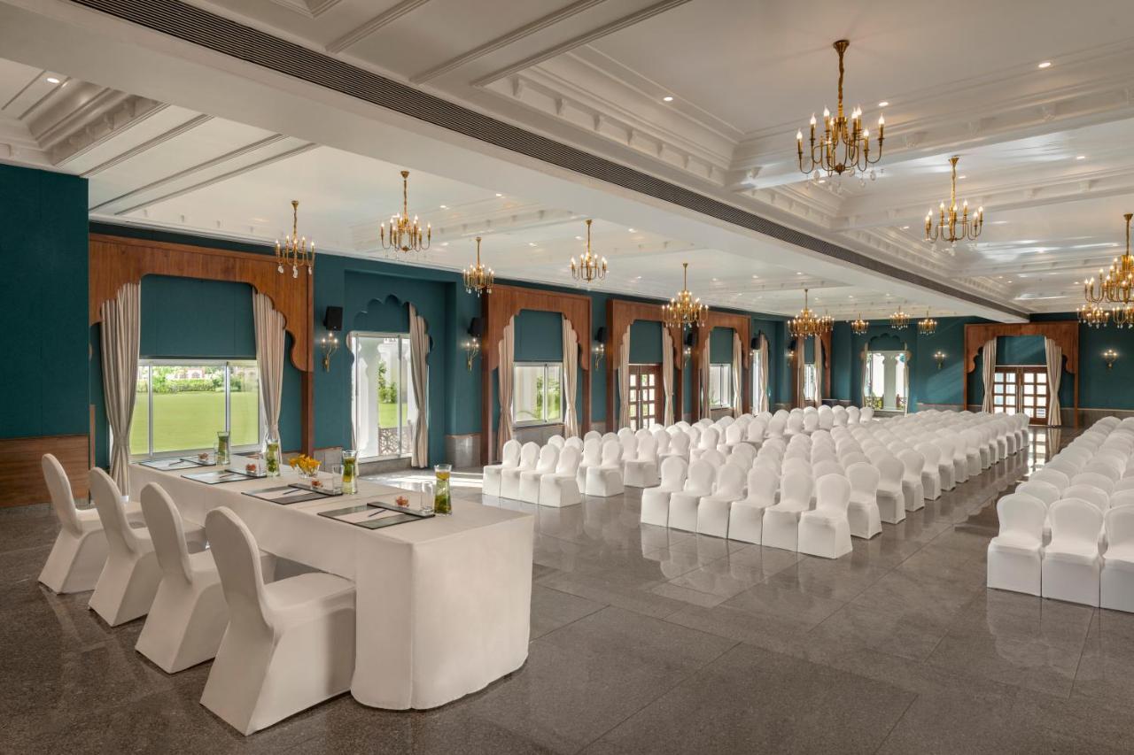 Uday Palace Navsari, A Member Of Radisson Individuals Luaran gambar