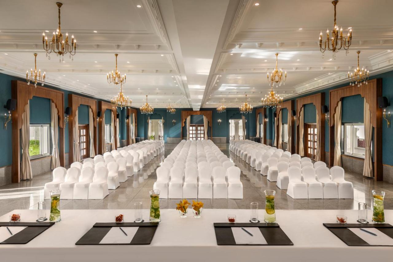 Uday Palace Navsari, A Member Of Radisson Individuals Luaran gambar