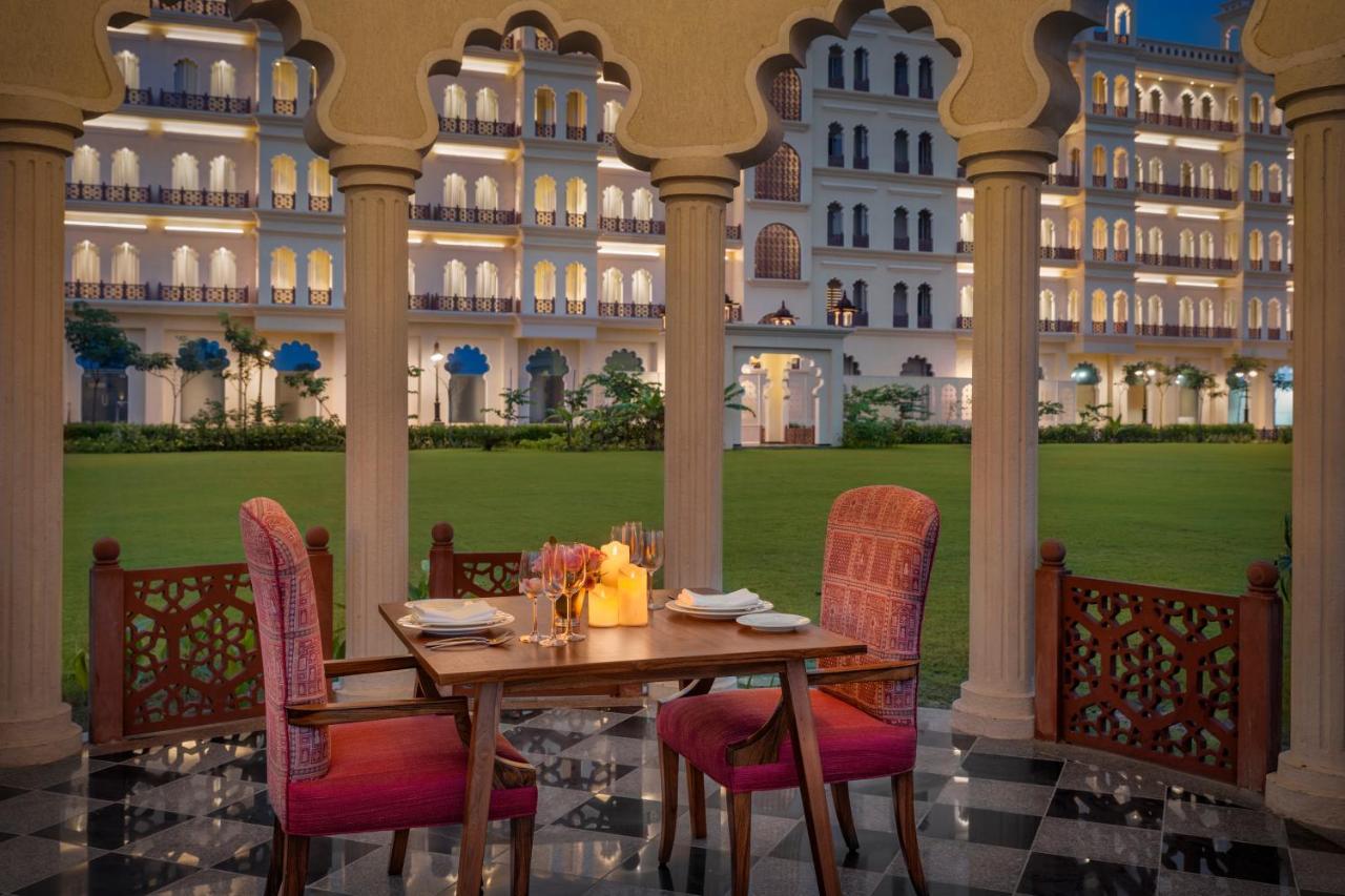 Uday Palace Navsari, A Member Of Radisson Individuals Luaran gambar