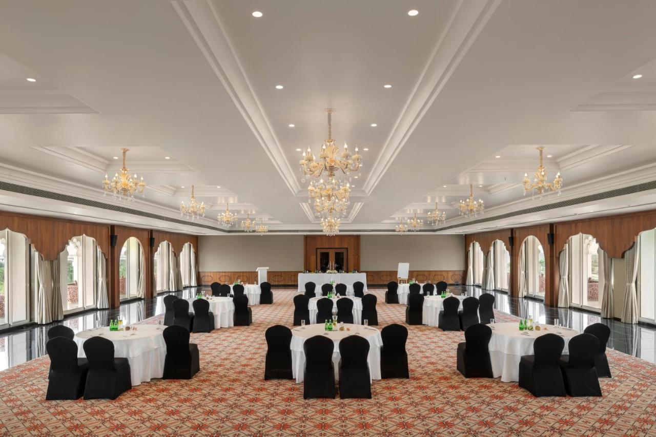 Uday Palace Navsari, A Member Of Radisson Individuals Luaran gambar